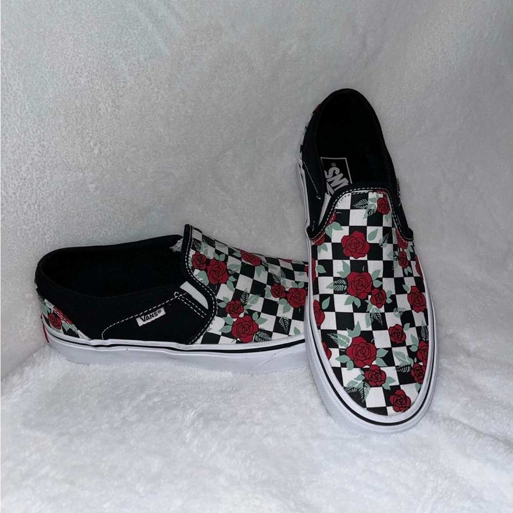 New Black/Red Checkered Rose Vans